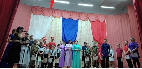 Отчетный концерт - конкурс самодеятельного народного творчества.